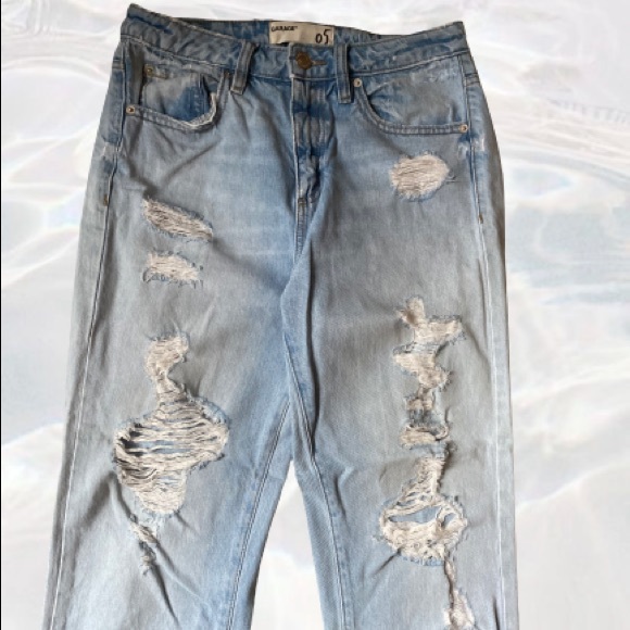 Distressed light wash denim jeans - Picture 4 of 4